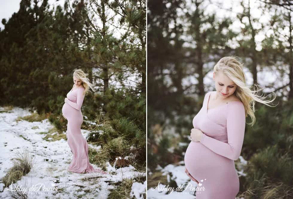 Maternity portraits of a woman in the snow